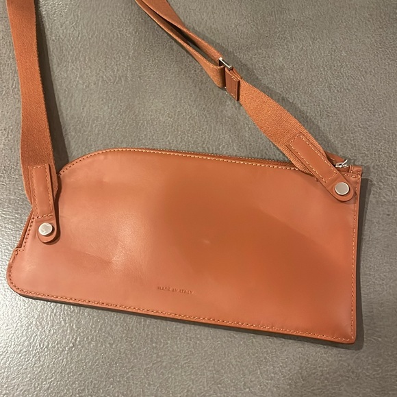 Everlane Leather Sling Bag - Picture 3 of 4